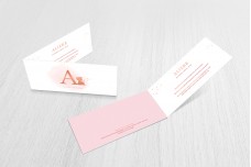 Meisje met letter